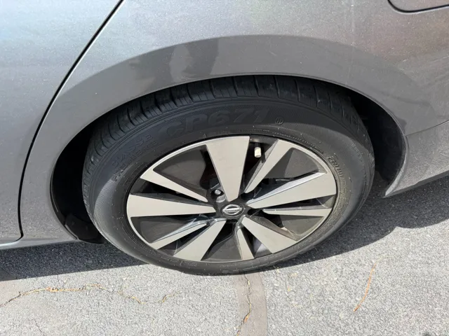 2019 Nissan Altima SV - Photo 10