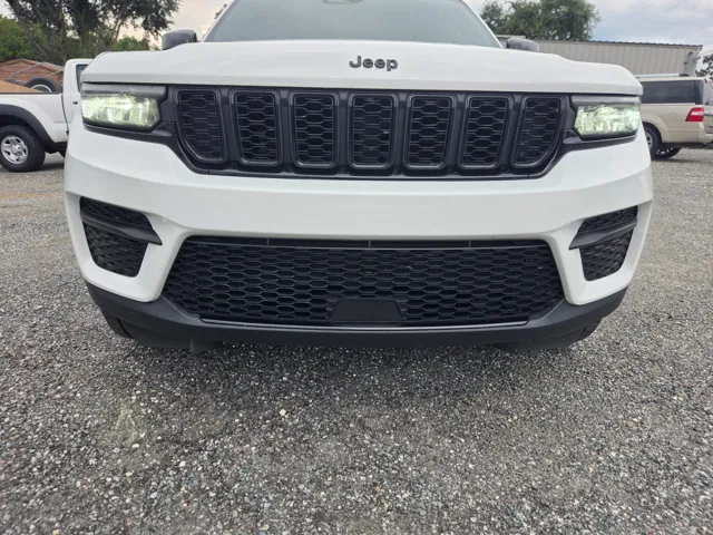 2023 Jeep Grand Cherokee Altitude - Photo 9