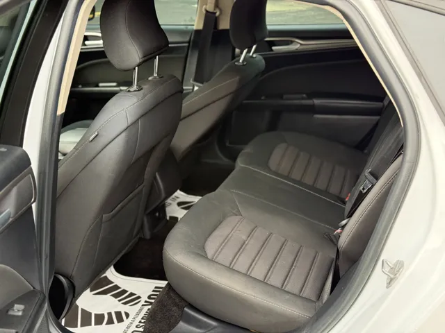 2018 Ford Fusion SE - Photo 20