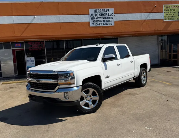 2017 Chevrolet Silverado 1500 LT Crew Cab Short Box's photo