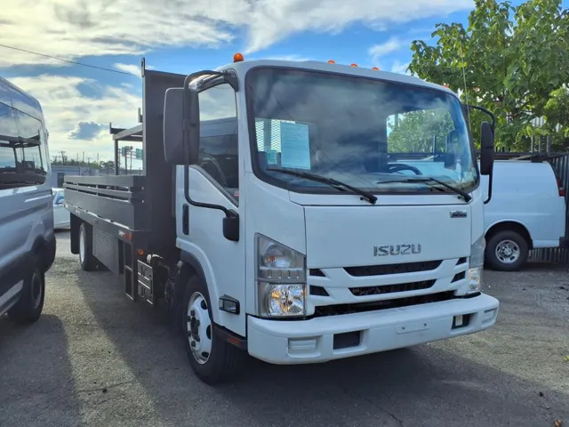 2019 Isuzu NRR's photo