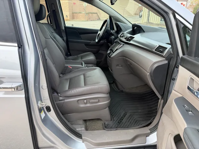 2017 Honda Odyssey EX-L - Photo 10