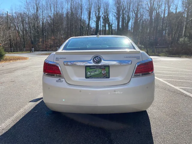 2010 Buick LaCrosse CXL photo 3