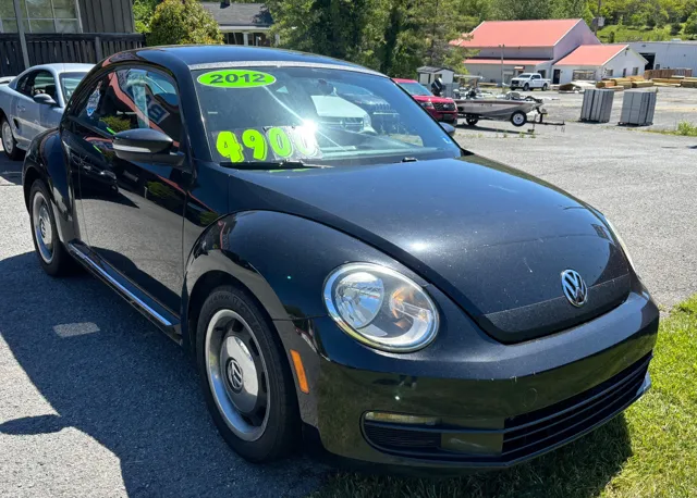 2012 Volkswagen Beetle 2.5L Auto w/Sound & Nav. PZEV's photo