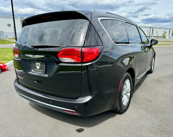 2018 Chrysler Pacifica Touring L - Photo 8