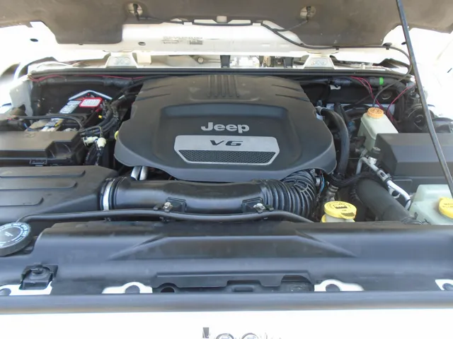 2015 Jeep Wrangler Unlimited Sahara - Photo 10