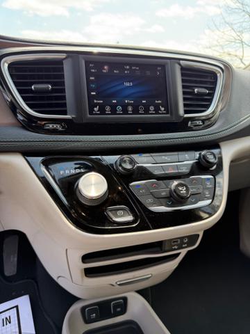 2019 Chrysler Pacifica Touring-L