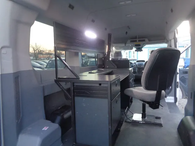 2019 Ford Transit Passenger Van XLT - Photo 31