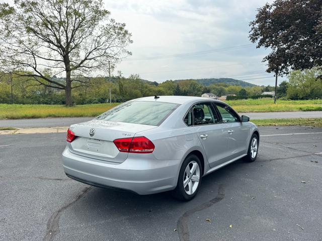 2015 Volkswagen Passat TDI SE 6M w/ Sunroof