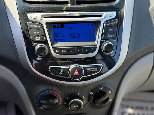 2014 Hyundai Accent GLS - Photo 16