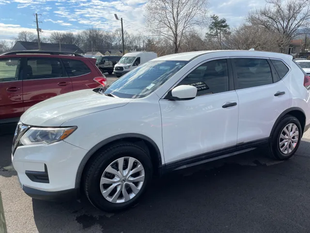 2018 Nissan Rogue S's photo