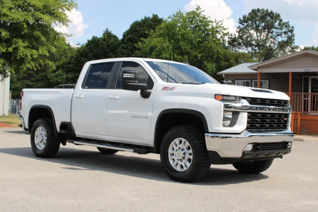 2022 Chevrolet Silverado 2500HD LT - Photo 3