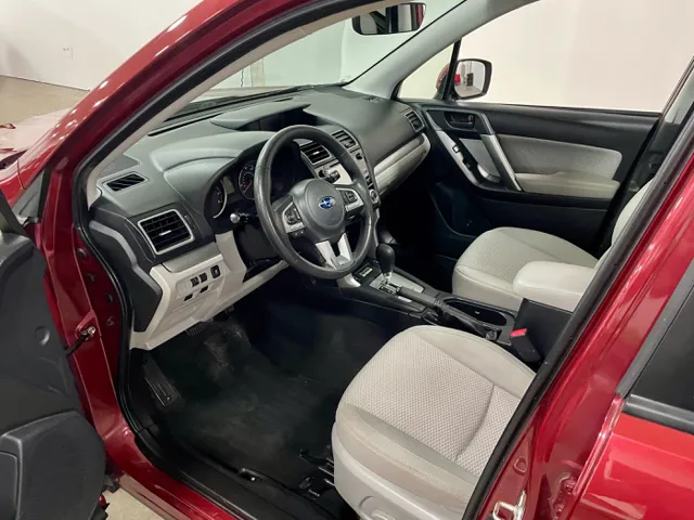 2017 Subaru Forester Premium photo 10