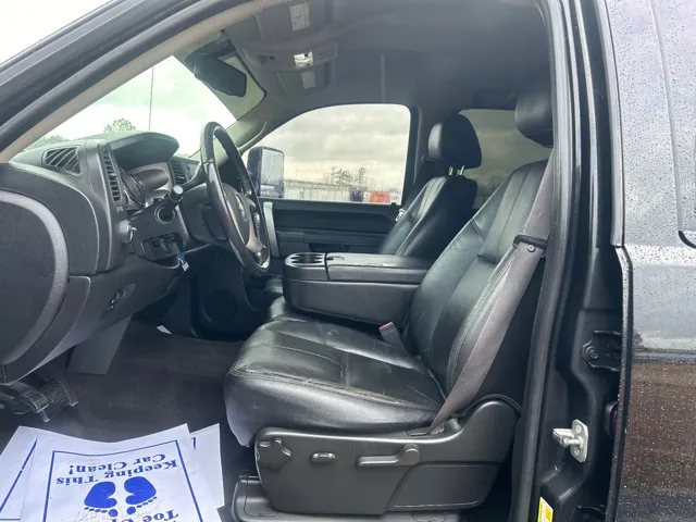 2012 Chevrolet Silverado 3500HD LT - Photo 10