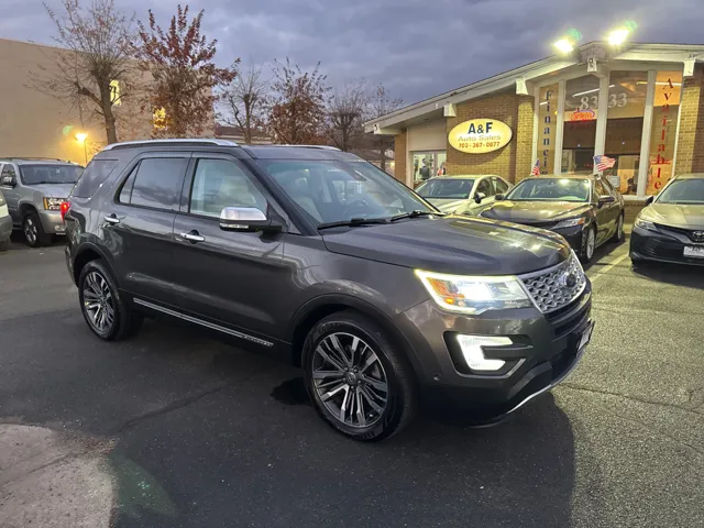 2016 Ford Explorer Platinum's photo