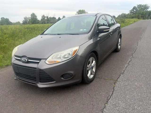 2013 Ford Focus Sedan SE's photo