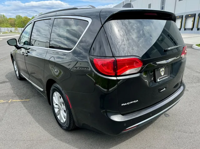 2018 Chrysler Pacifica Touring L - Photo 6