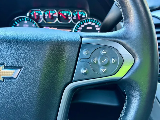 2015 Chevrolet Suburban LT - Photo 28