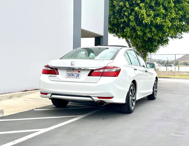 2017 Honda Accord EX - Photo 10