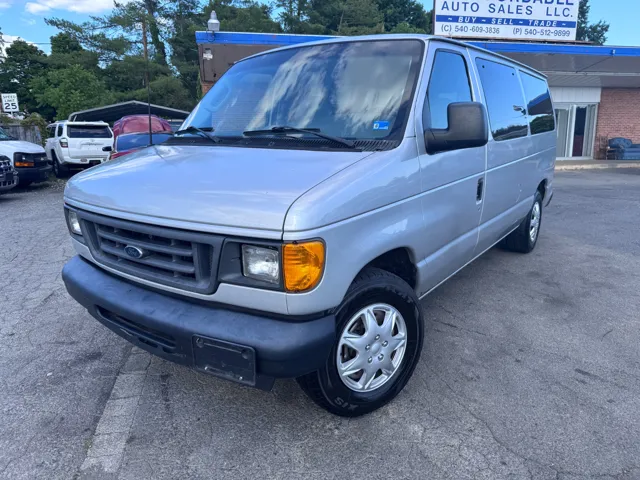 2005 Ford E-Series's photo
