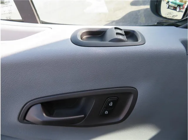 2015 Ford Transit XLT - Photo 26
