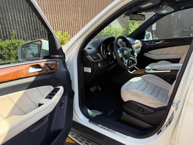 2012 Mercedes-Benz M-Class ML63 AMG - Photo 19