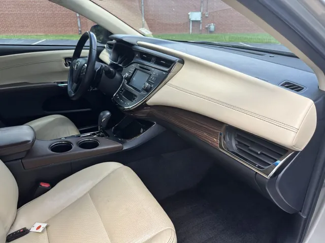 2015 Toyota Avalon XLE photo 4