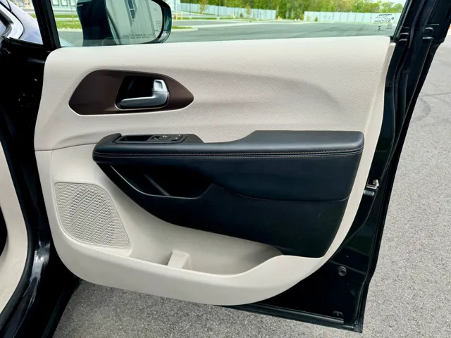 2018 Chrysler Pacifica Touring L - Photo 35