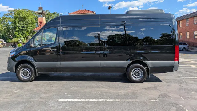 2025 Mercedes-Benz Sprinter's photo