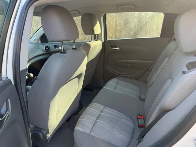 2015 Chevrolet Sonic LT - Photo 12