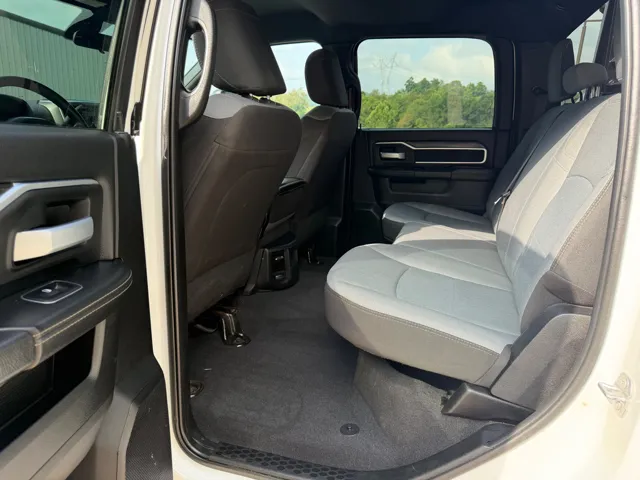 2024 RAM Ram 3500 Chassis Cab SLT - Photo 10