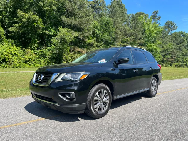 2019 Nissan Pathfinder SL 2WD's photo