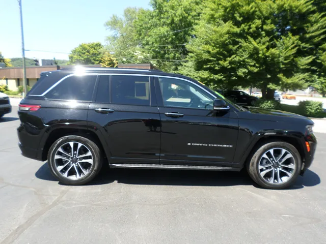2023 Jeep Grand Cherokee Overland - Photo 9