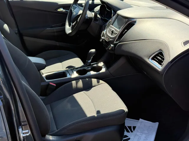 2017 Chevrolet Cruze LT - Photo 27
