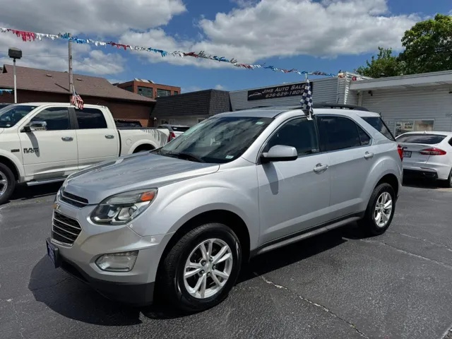 2017 Chevrolet Equinox LT's photo