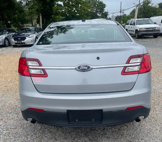 2016 Ford Taurus photo 4