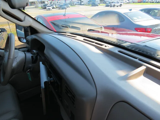 2004 Ford F-250 Lariat photo 32