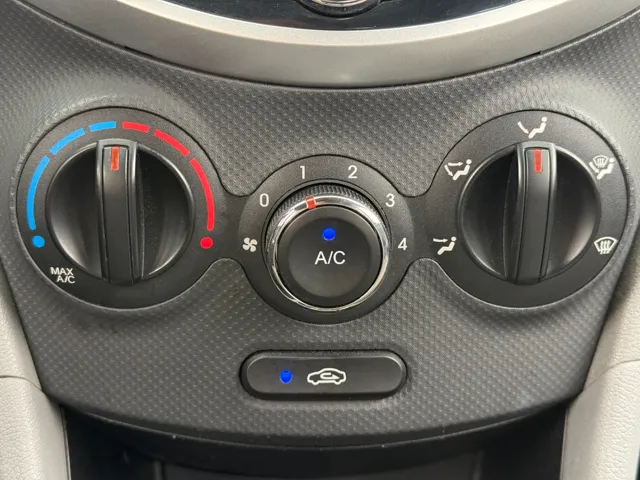 2014 Hyundai Accent GLS - Photo 31