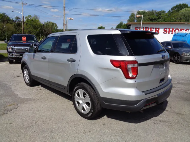 2018 Ford Explorer photo 2