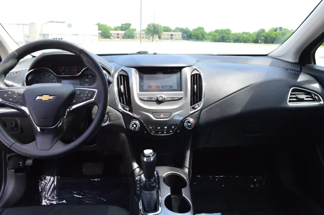 2017 Chevrolet Cruze LT - Photo 14