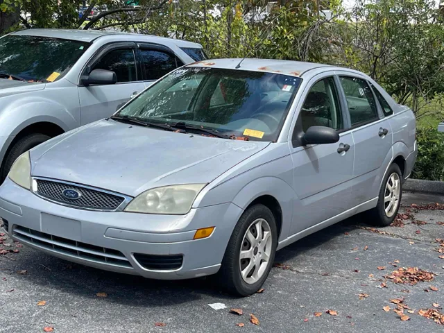 2005 Ford Focus ZX4 SE