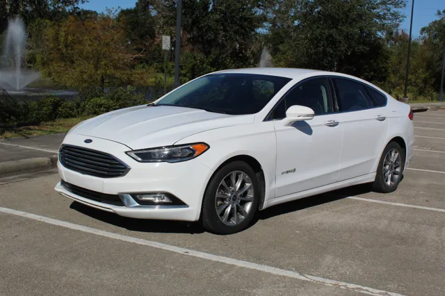 2017 Ford Fusion Hybrid SE