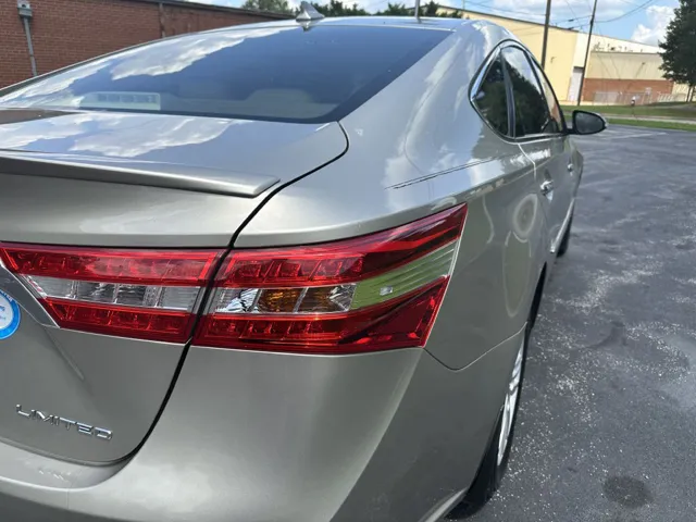 2015 Toyota Avalon XLE photo 2