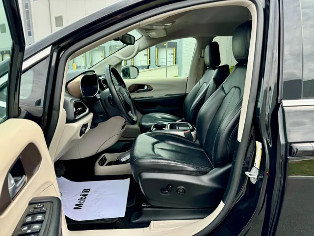 2018 Chrysler Pacifica Touring L - Photo 17
