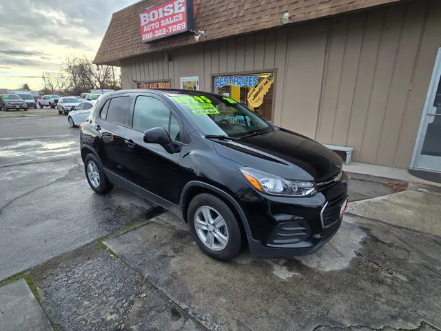2020 Chevrolet Trax LS's photo