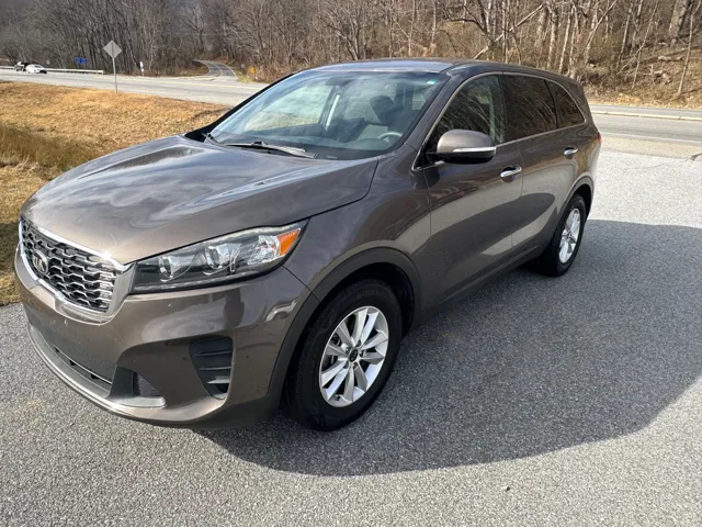 2020 Kia Sorento LX's photo