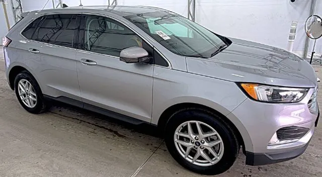 2022 Ford Edge SEL's photo