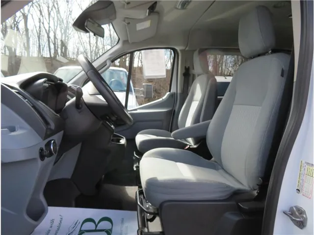 2015 Ford Transit XLT - Photo 19