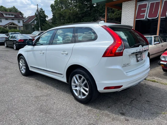 2017 Volvo XC60 T5 Dynamic - Photo 6