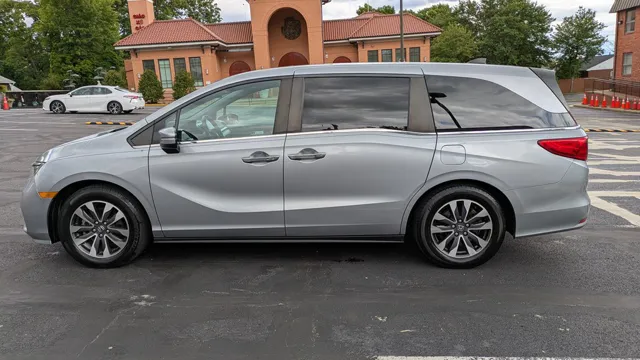 2021 Honda Odyssey EX-L's photo